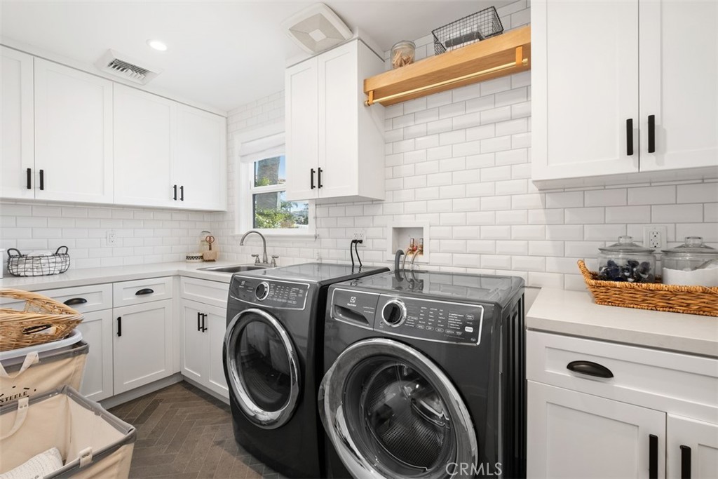 315 W Avenida Valencia