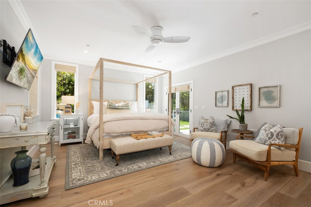 315 W Avenida Valencia