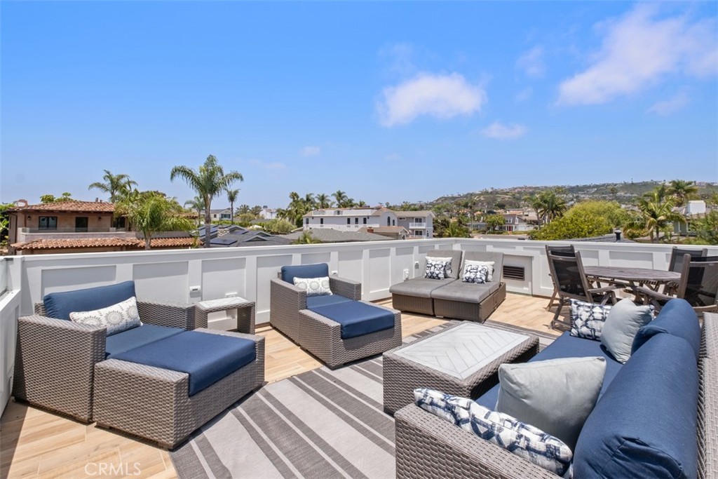 315 W Avenida Valencia