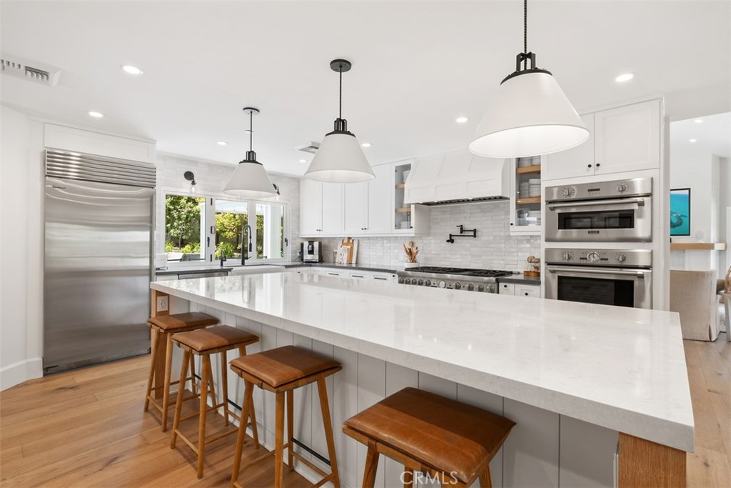 315 W Avenida Valencia