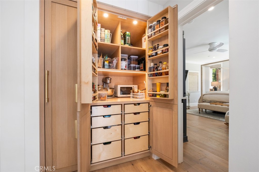 315 W Avenida Valencia