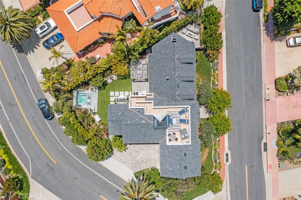 315 W Avenida Valencia