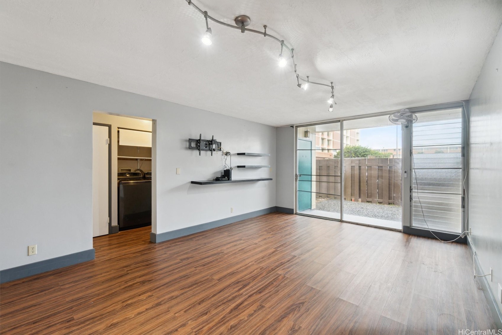 46-232 Kahuhipa Street F102
