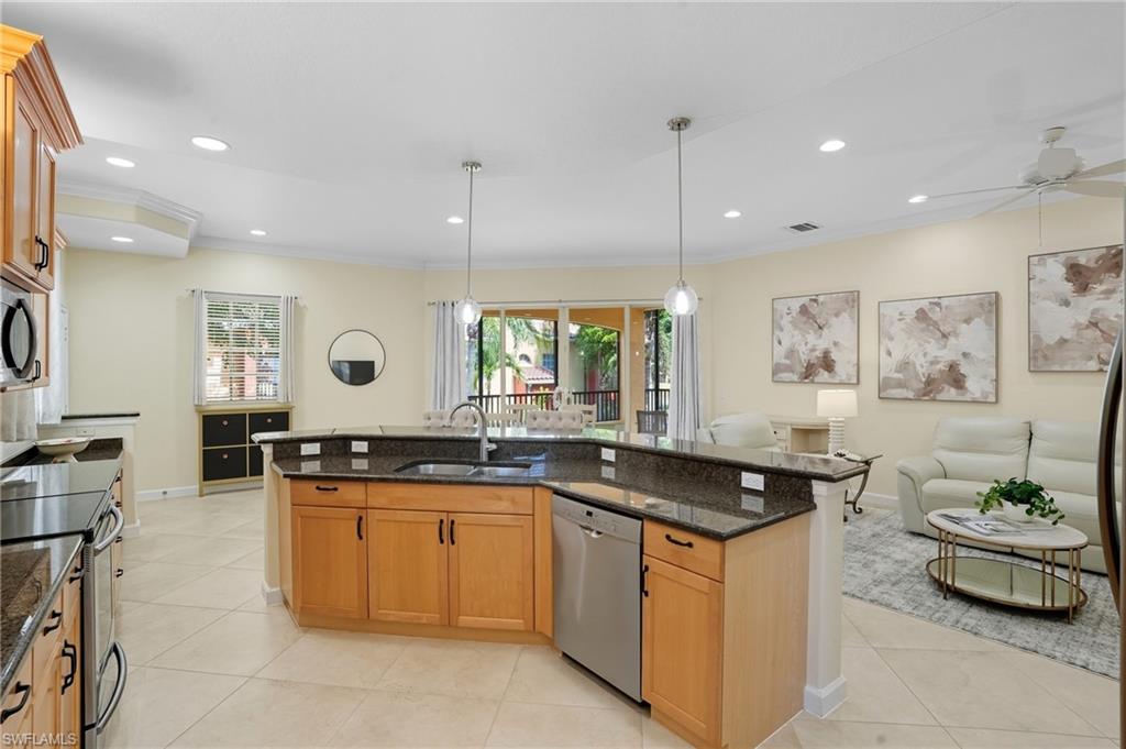 22321 Piazza Doria LN # 202