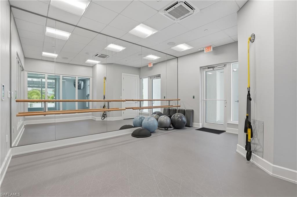 4142 Bay Beach LN 405