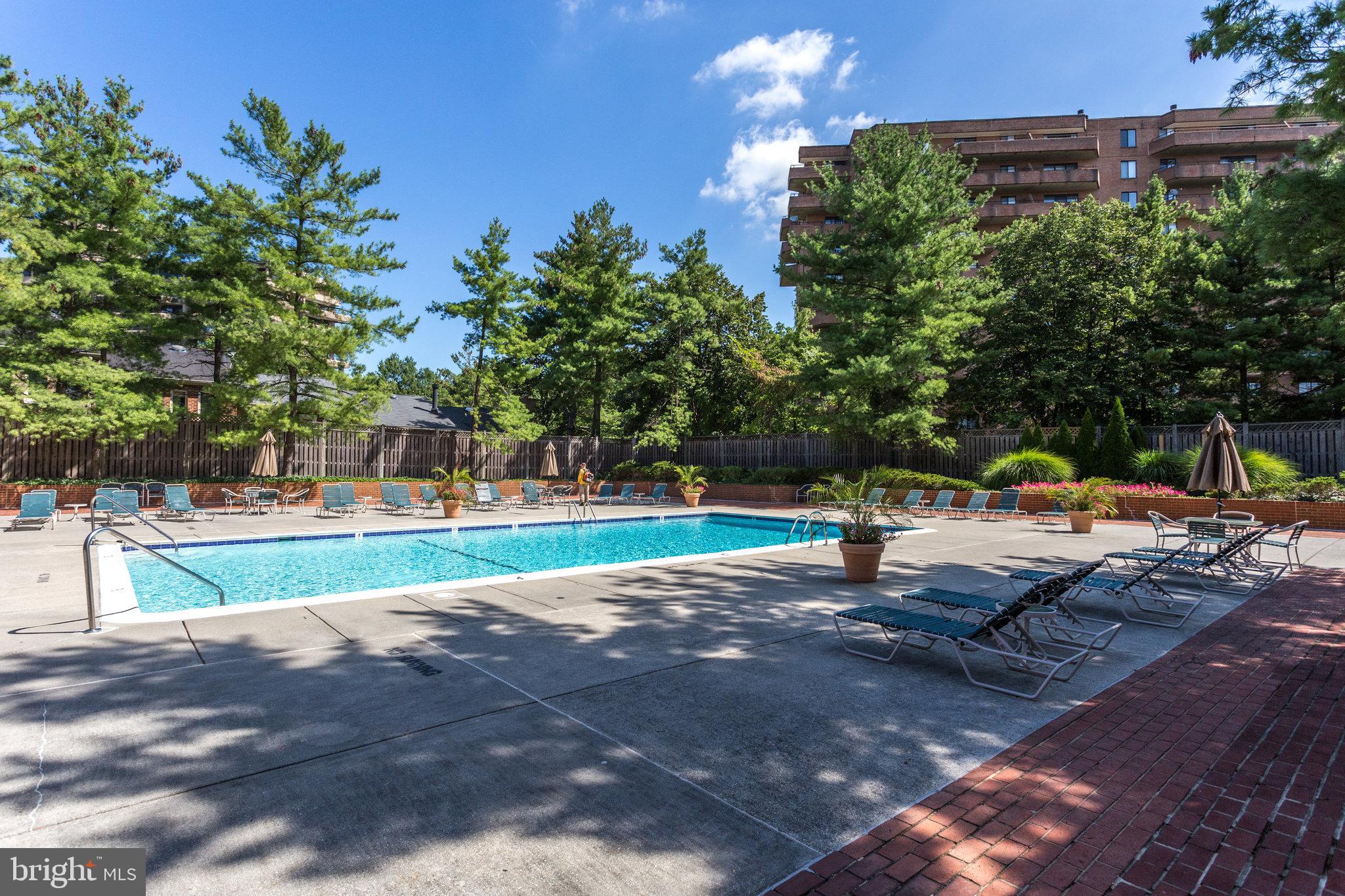 3259 SUTTON PLACE NW Unit: A