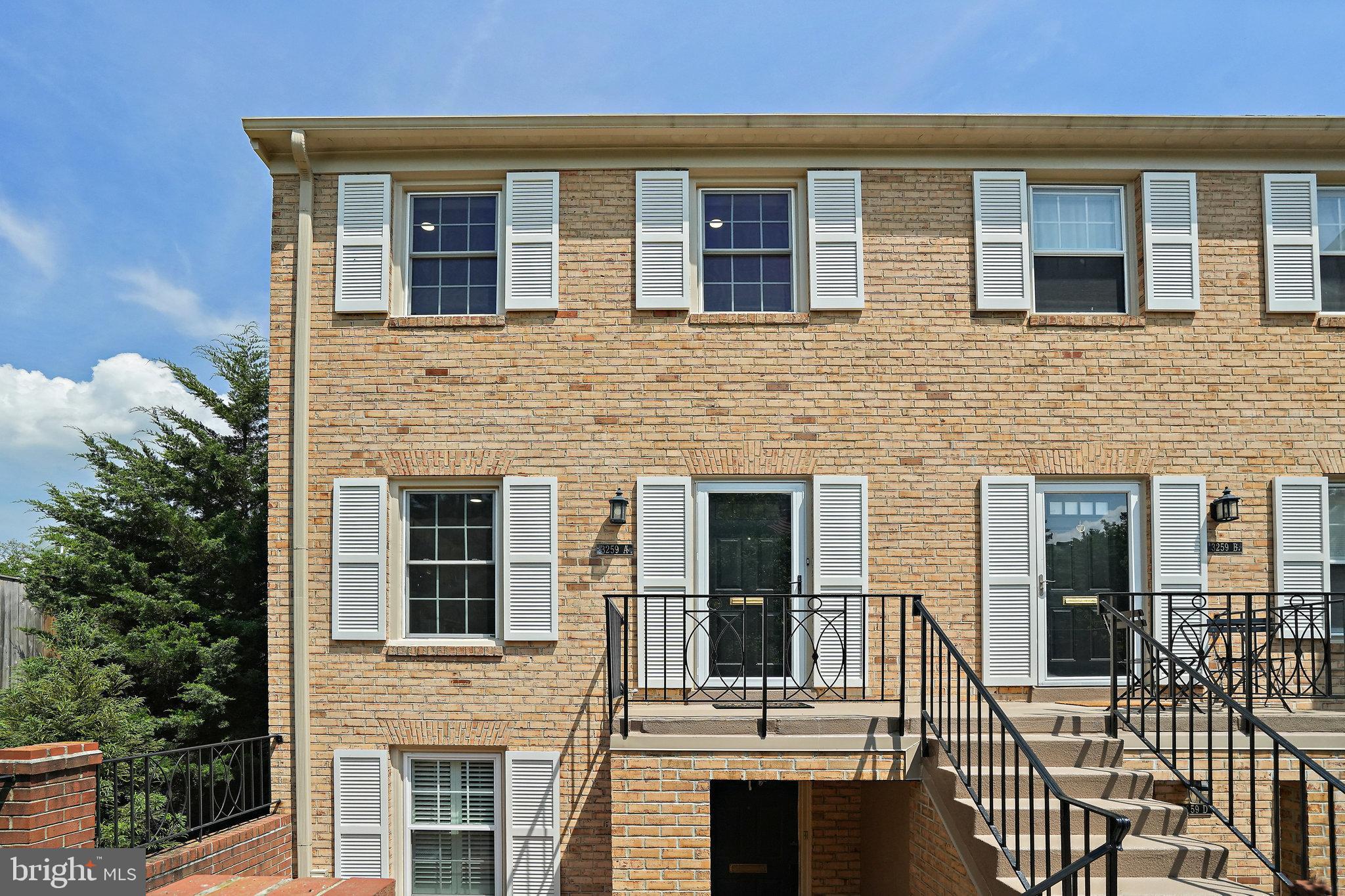 3259 SUTTON PLACE NW Unit: A