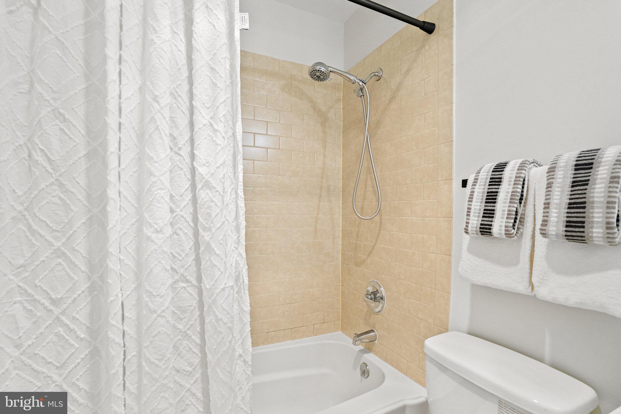 3259 SUTTON PLACE NW Unit: A