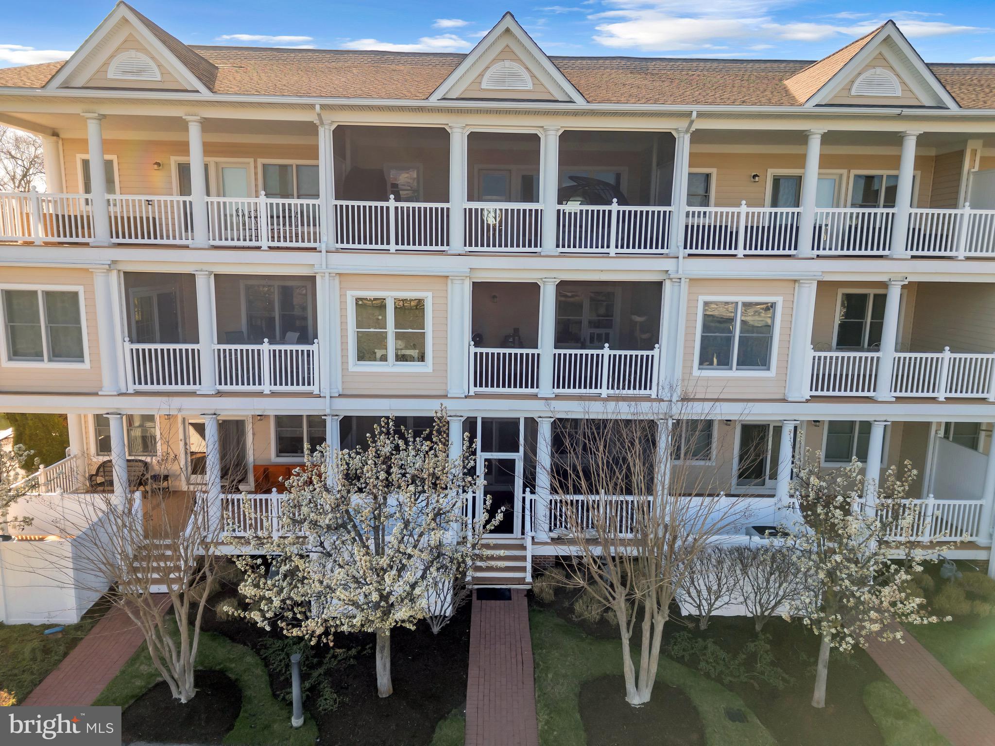 202 Muir St #202