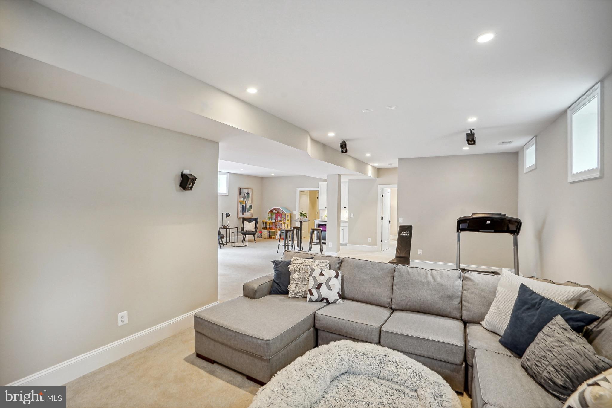 2616 2nd Rd N