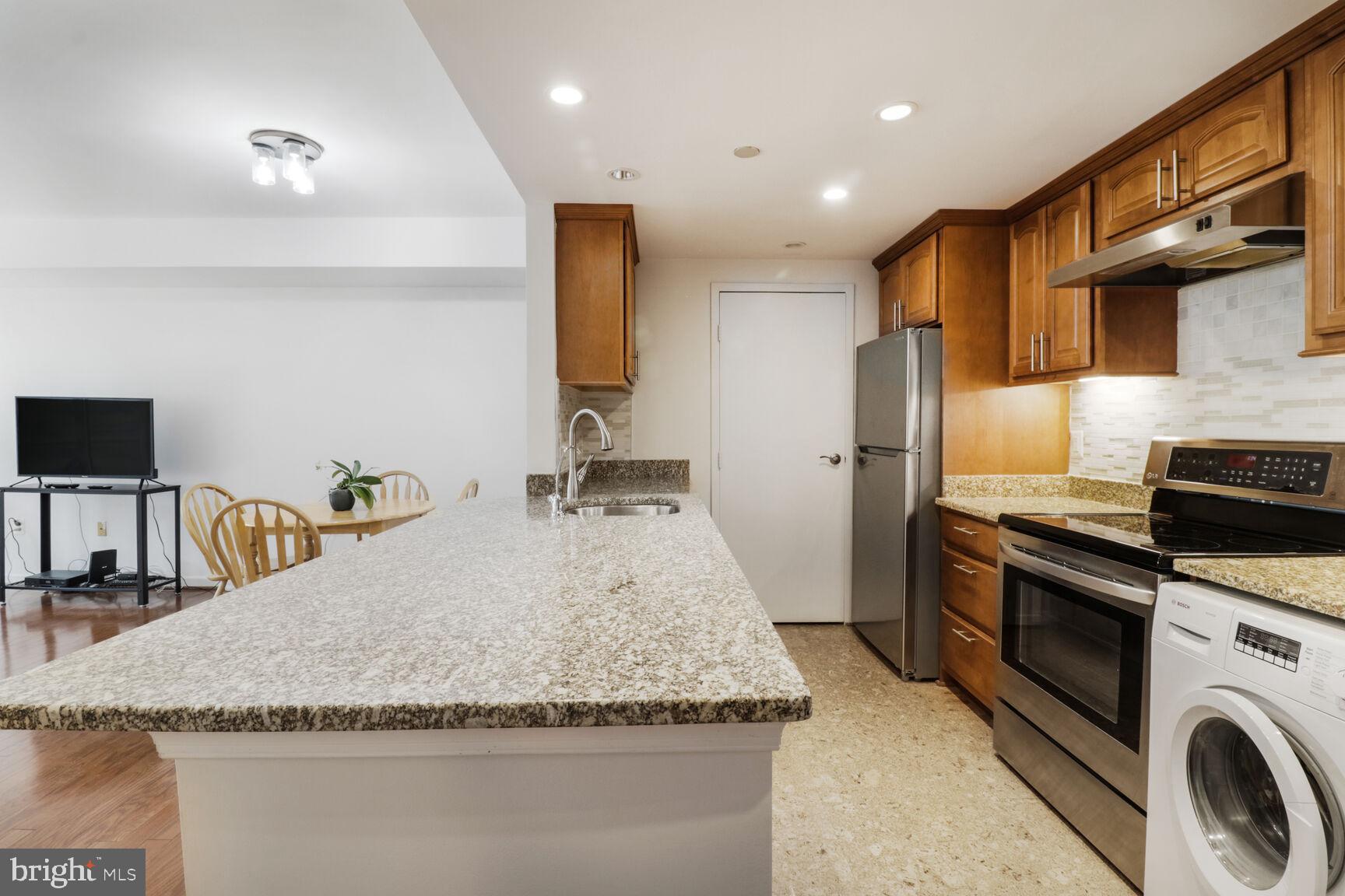 1530 Key Blvd #705