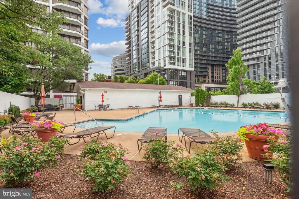 1530 Key Blvd #705