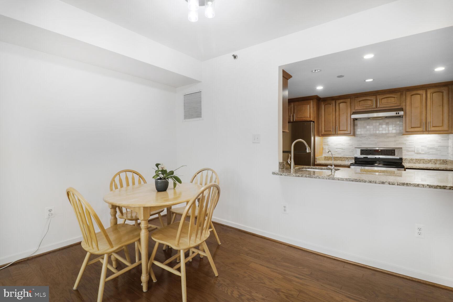 1530 Key Blvd #705