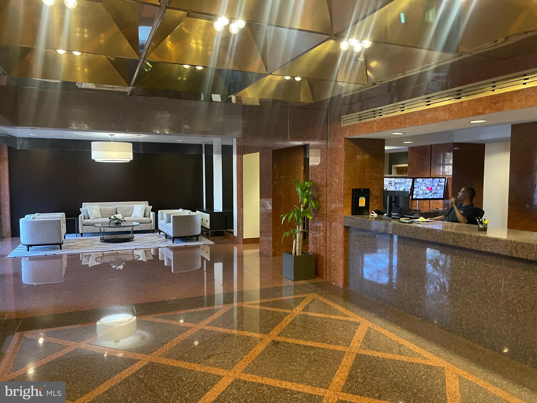 1530 Key Blvd #705