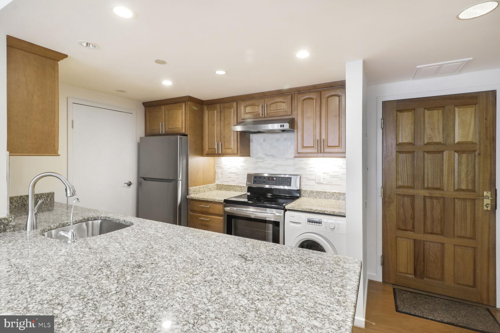 1530 Key Blvd #705