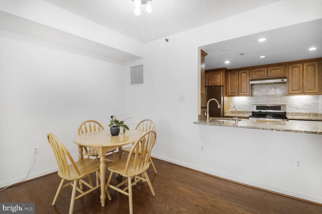 1530 Key Blvd #705