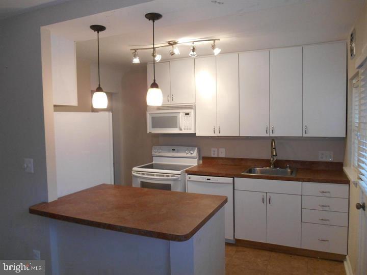 3435 S STAFFORD ST #B