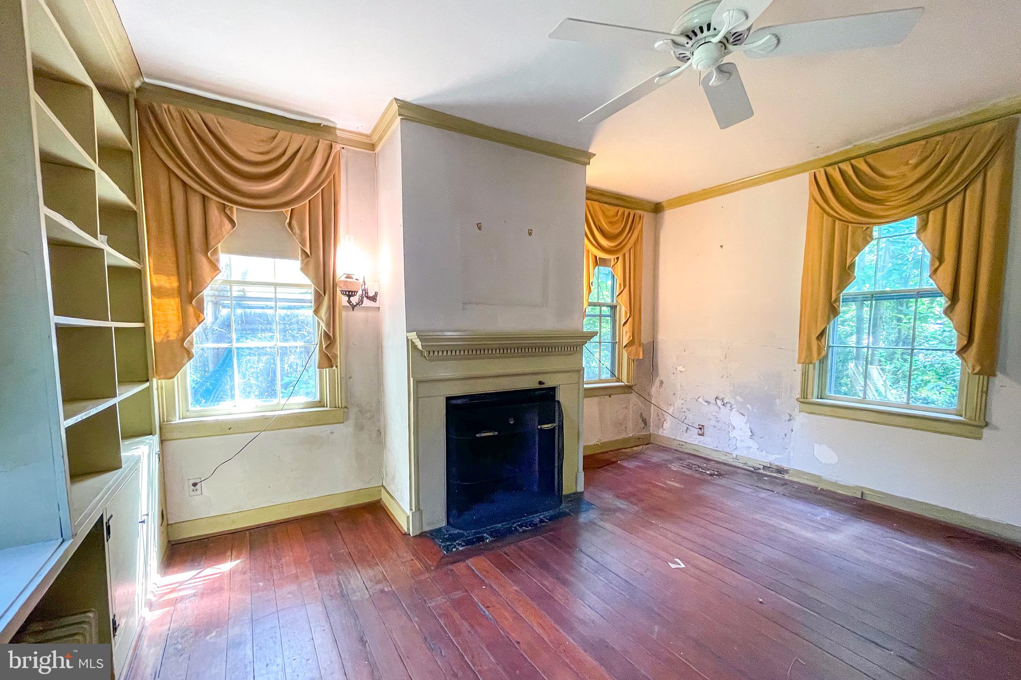 100 LONGVIEW DRIVE