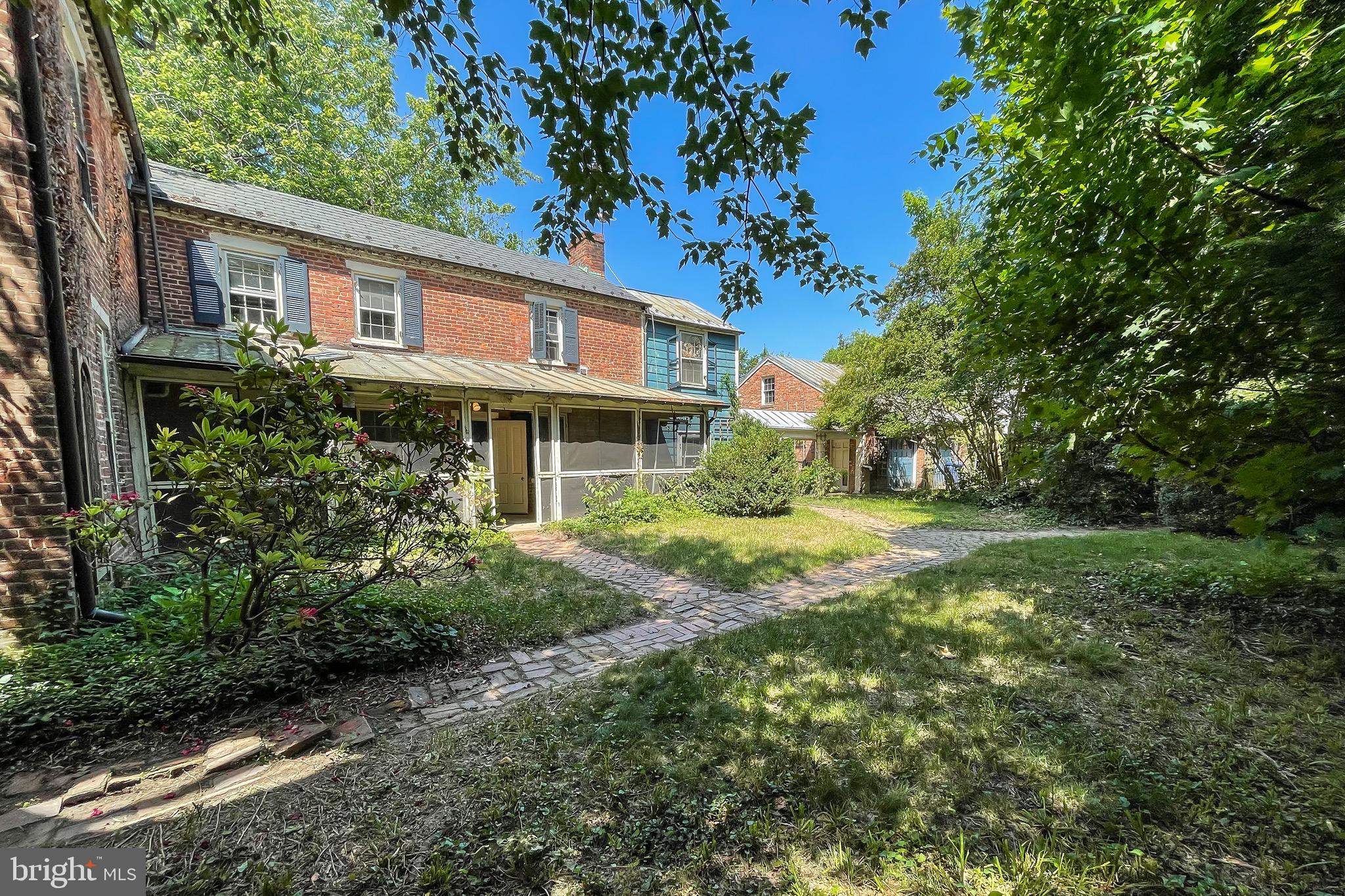 100 LONGVIEW DRIVE