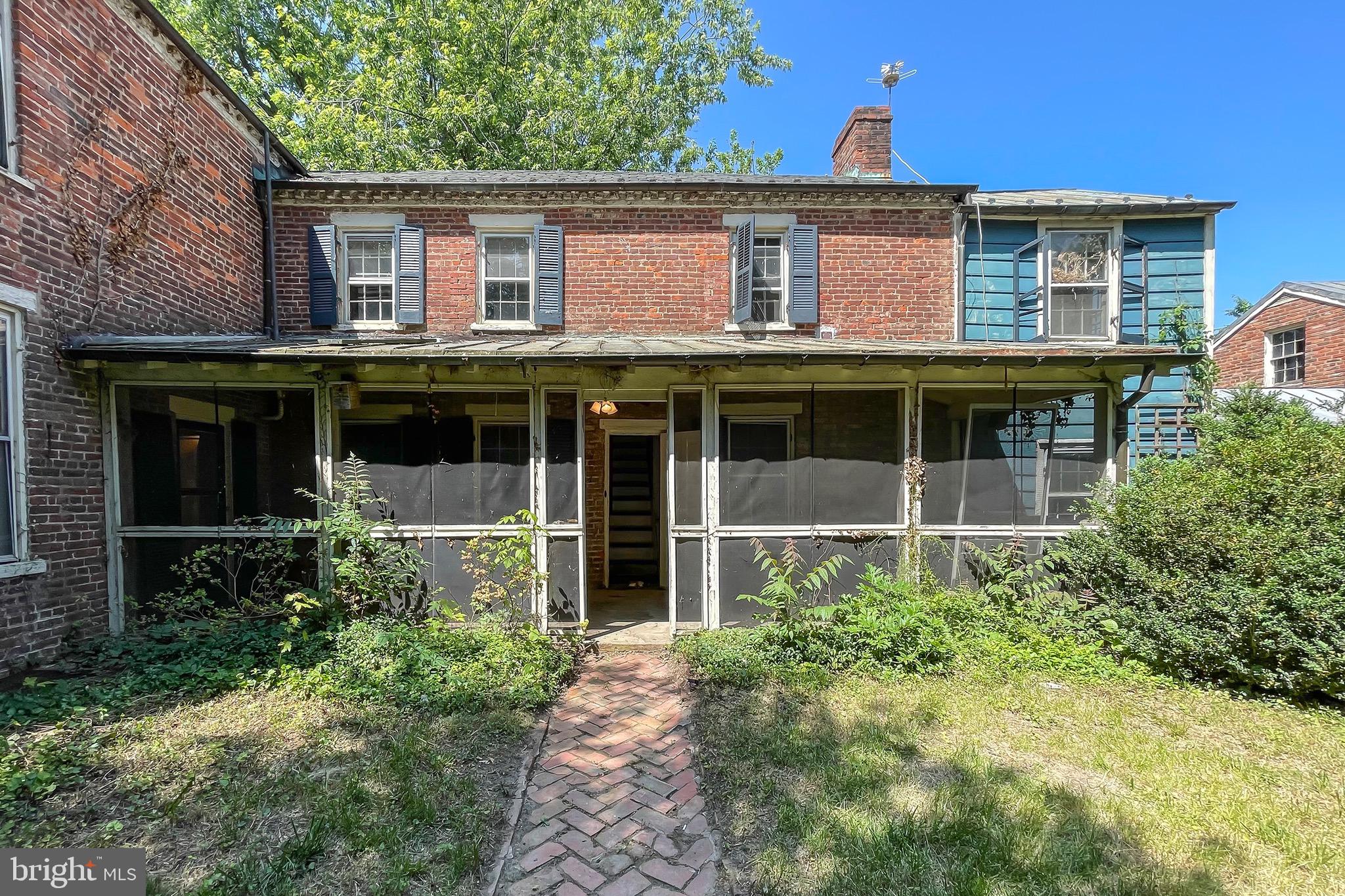 100 LONGVIEW DRIVE