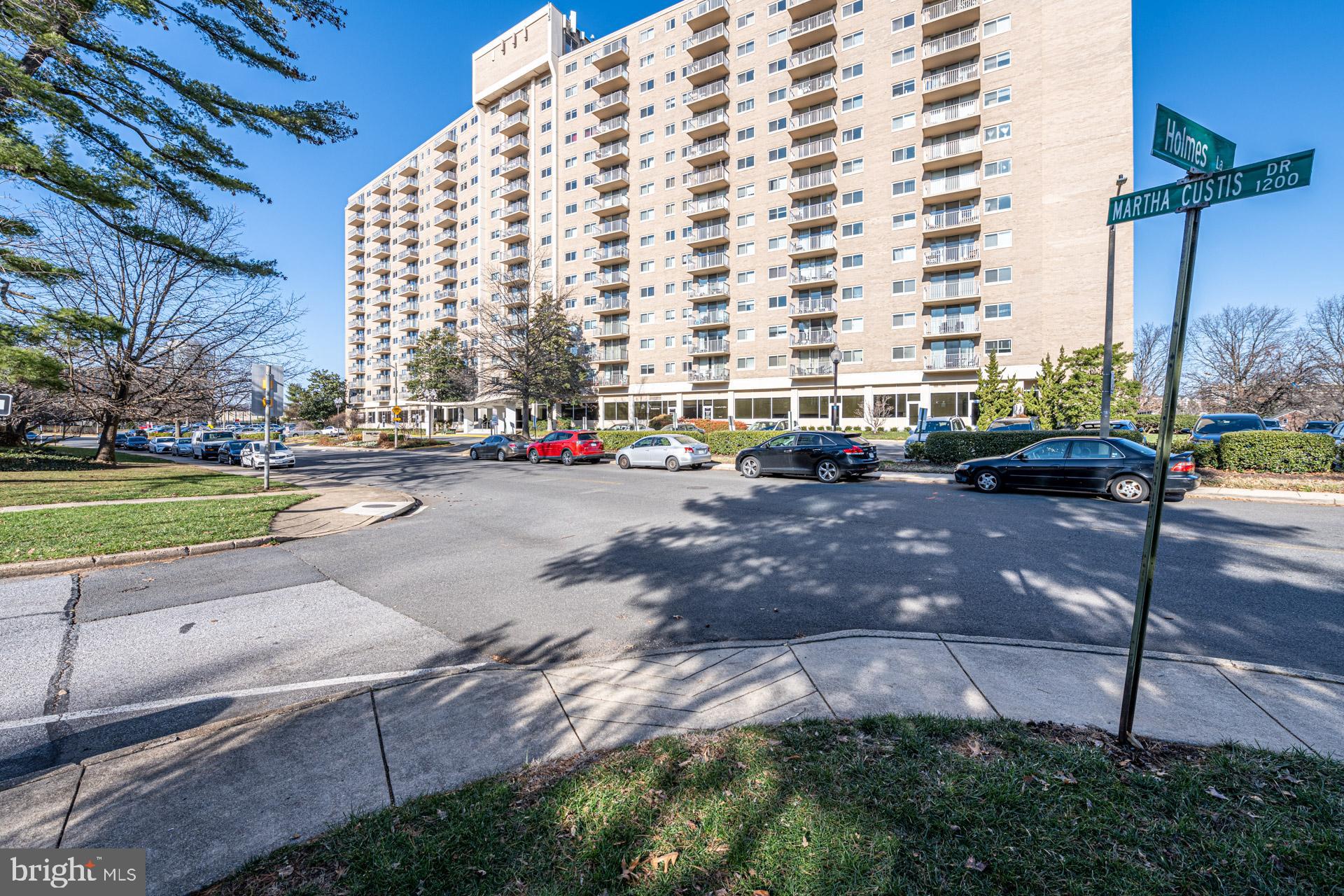 1225 Martha Custis Drive Unit: 513