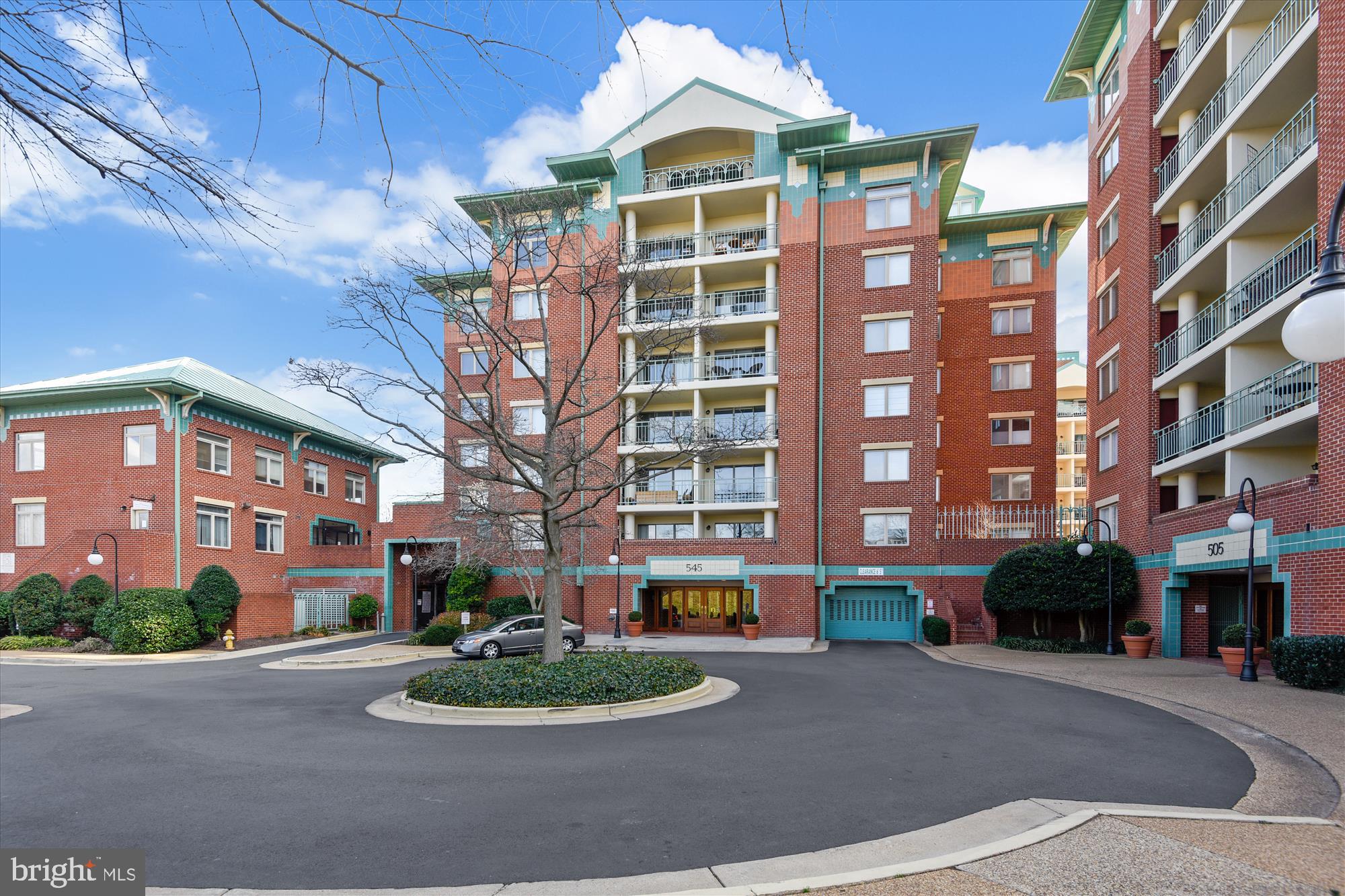 505 E Braddock Rd #704