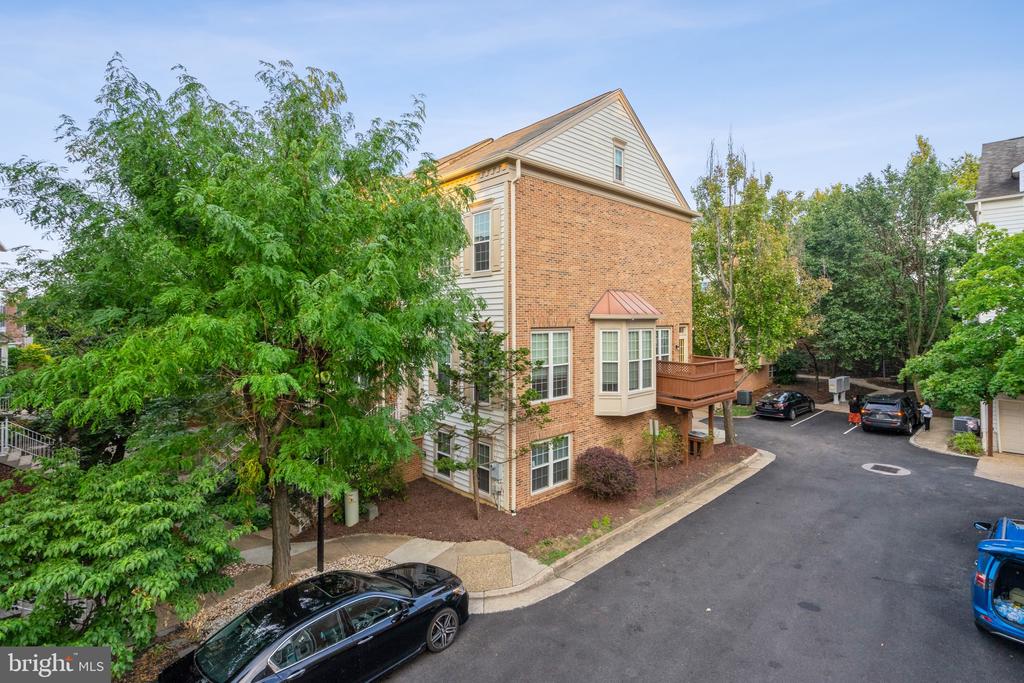 6026 Ricketts Walk
