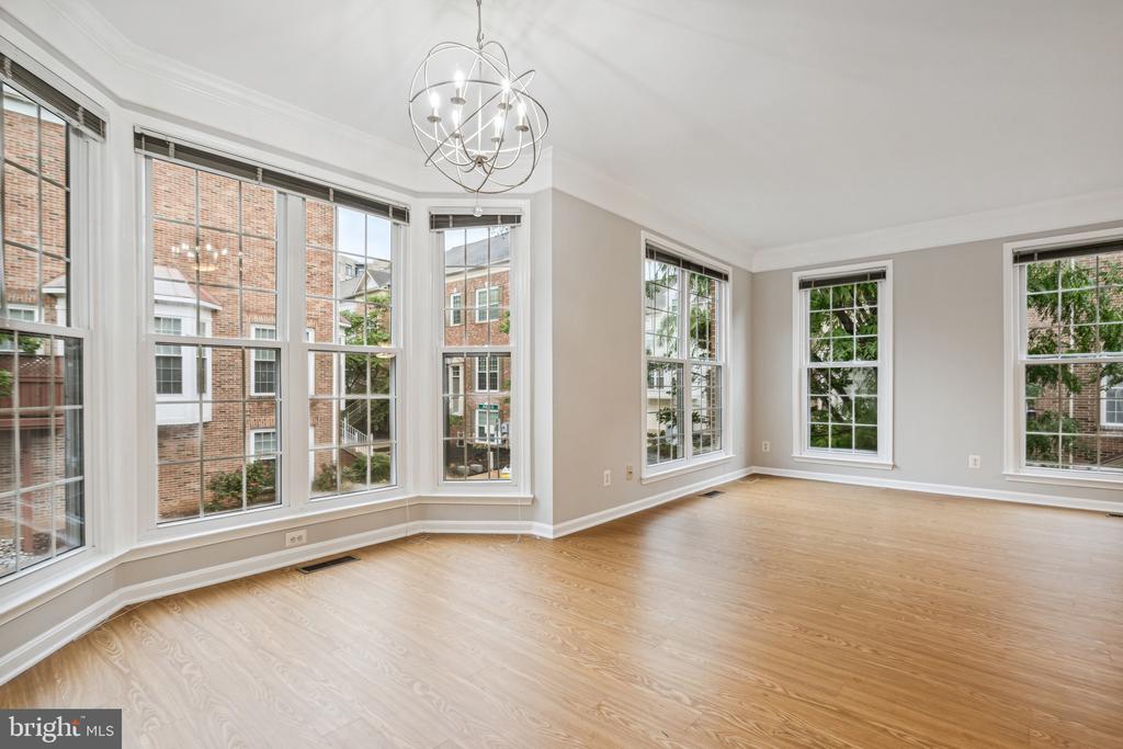 6026 Ricketts Walk