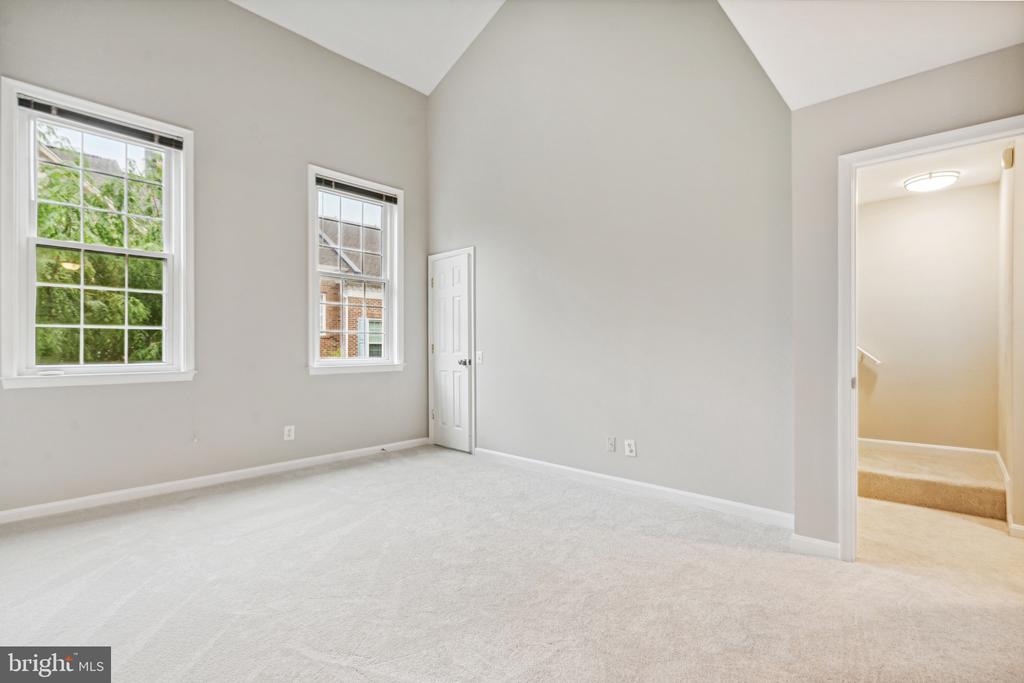6026 Ricketts Walk
