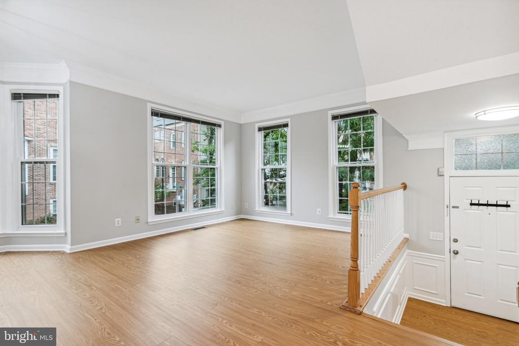 6026 Ricketts Walk