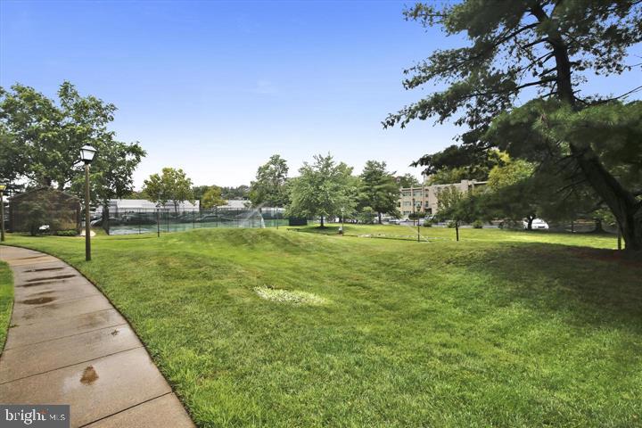 200 N Pickett St #807