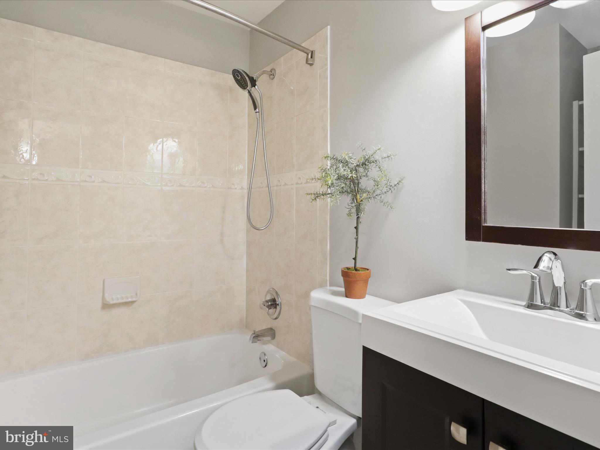 4429 Scarborough Sq