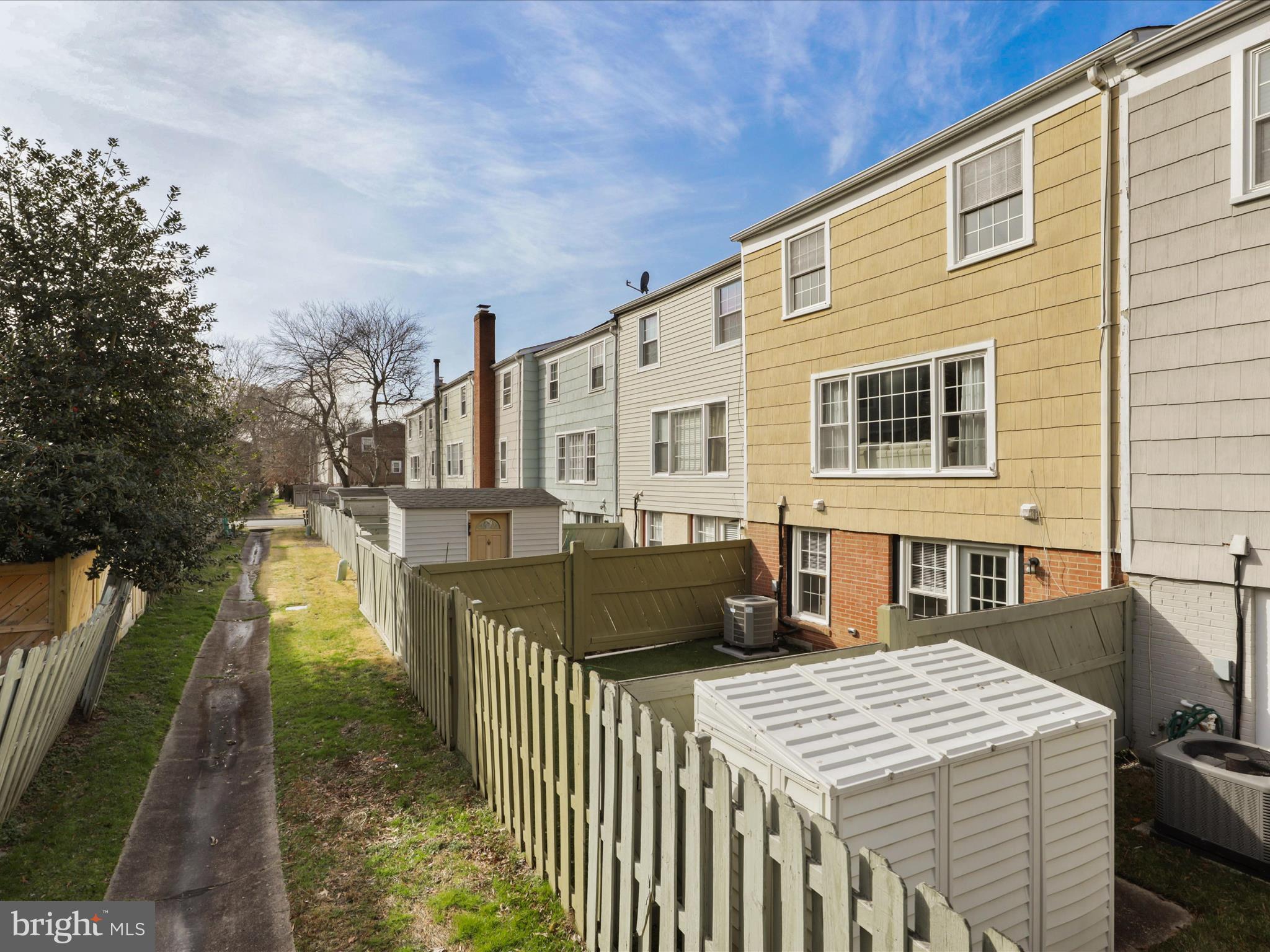 4429 Scarborough Sq