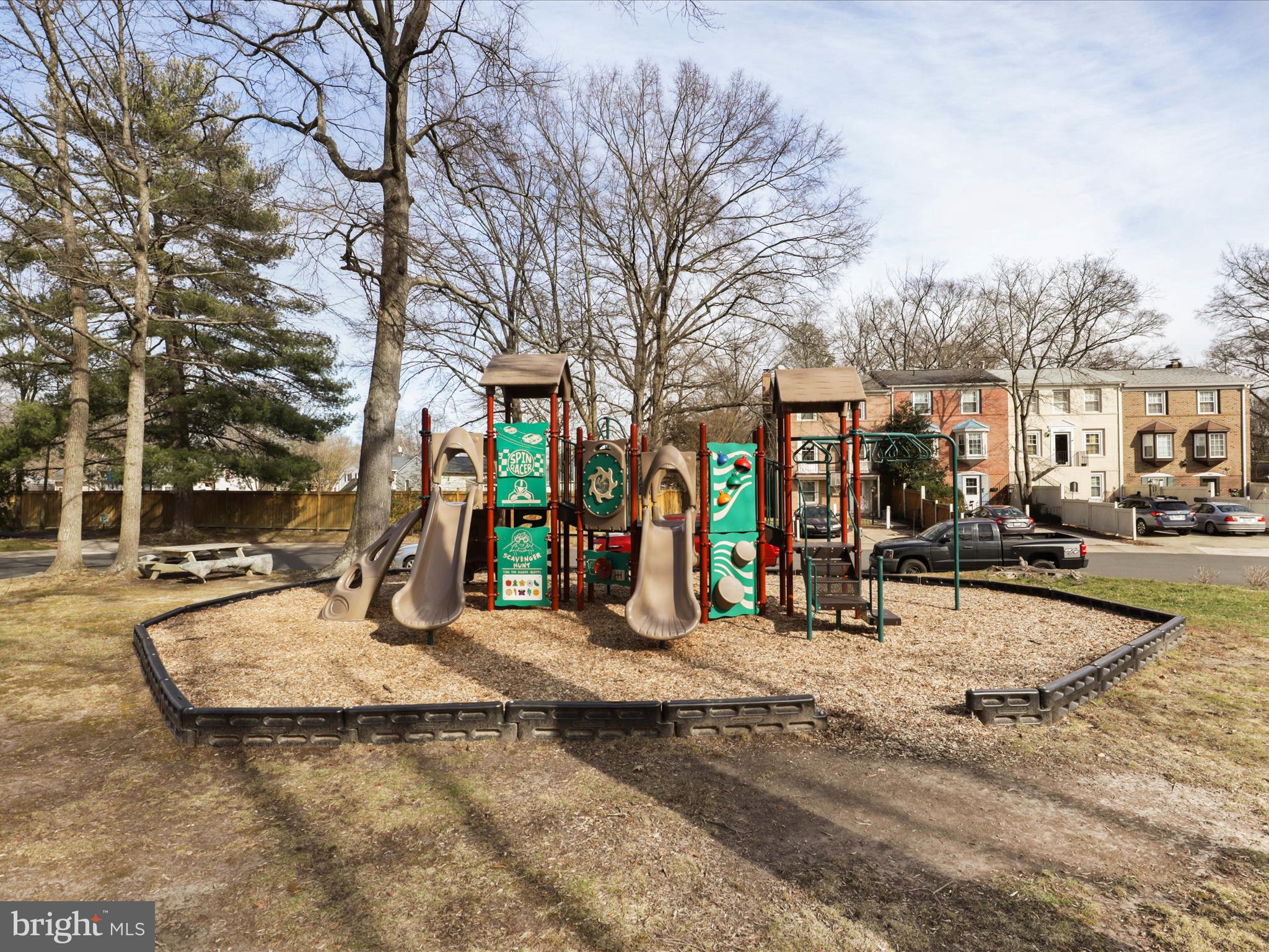 4429 Scarborough Sq