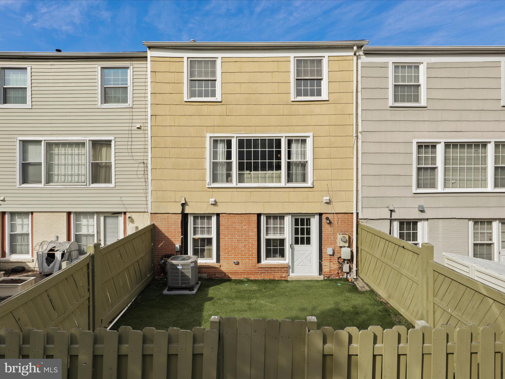 4429 Scarborough Sq