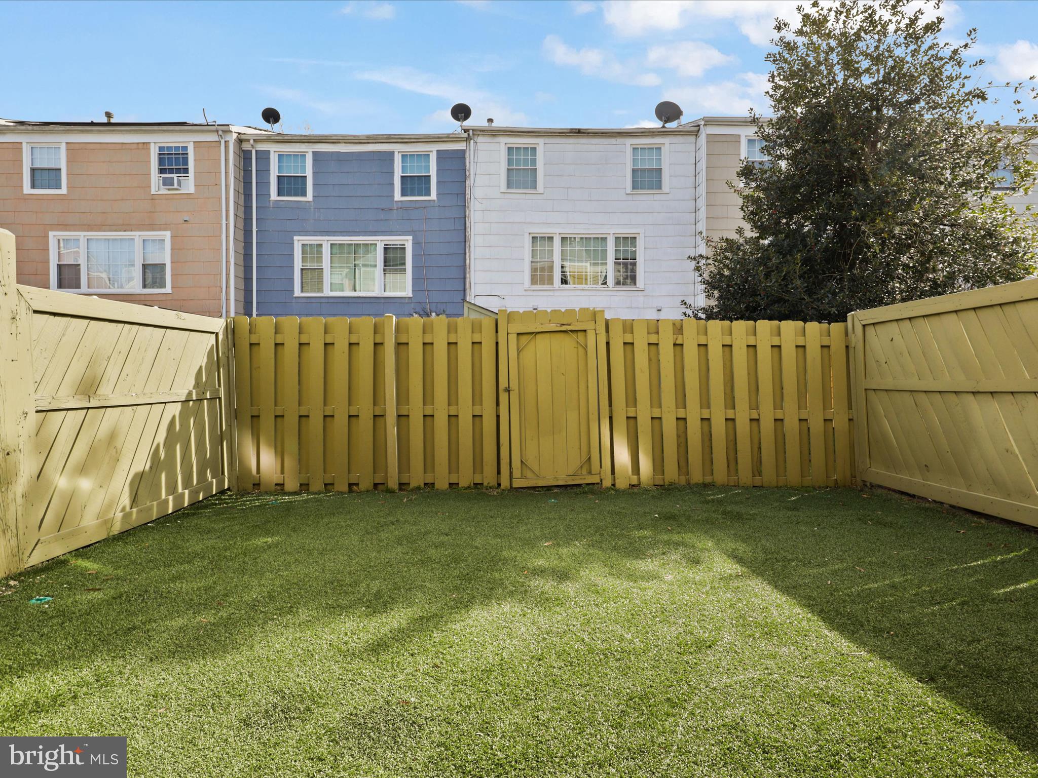4429 Scarborough Sq