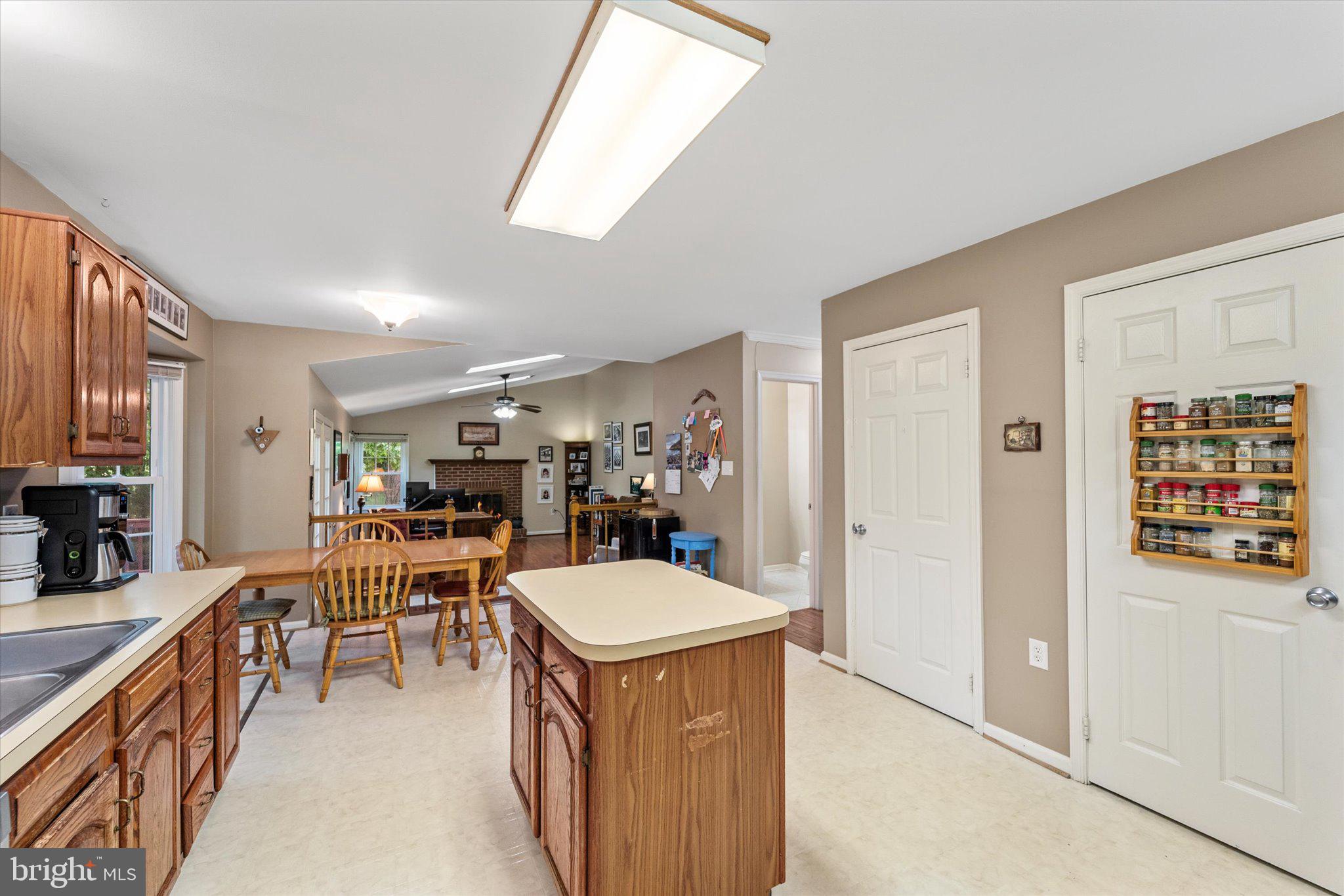 9521 Retriever Rd