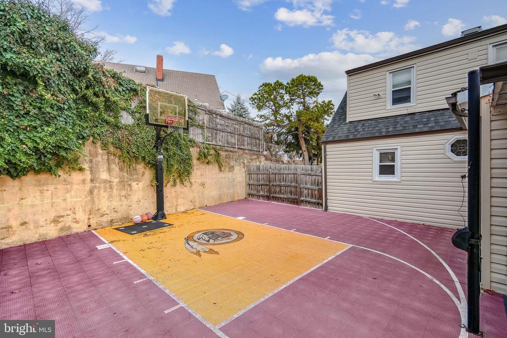2507 Fairhaven Ave