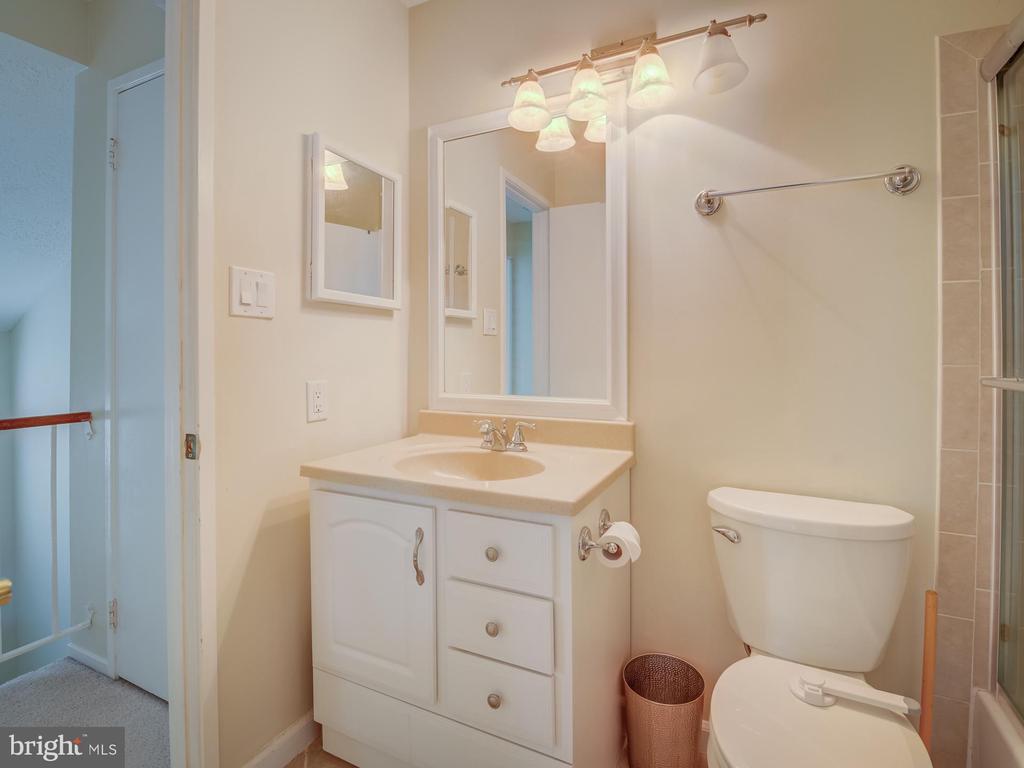2400 RIDGEHAMPTON CT