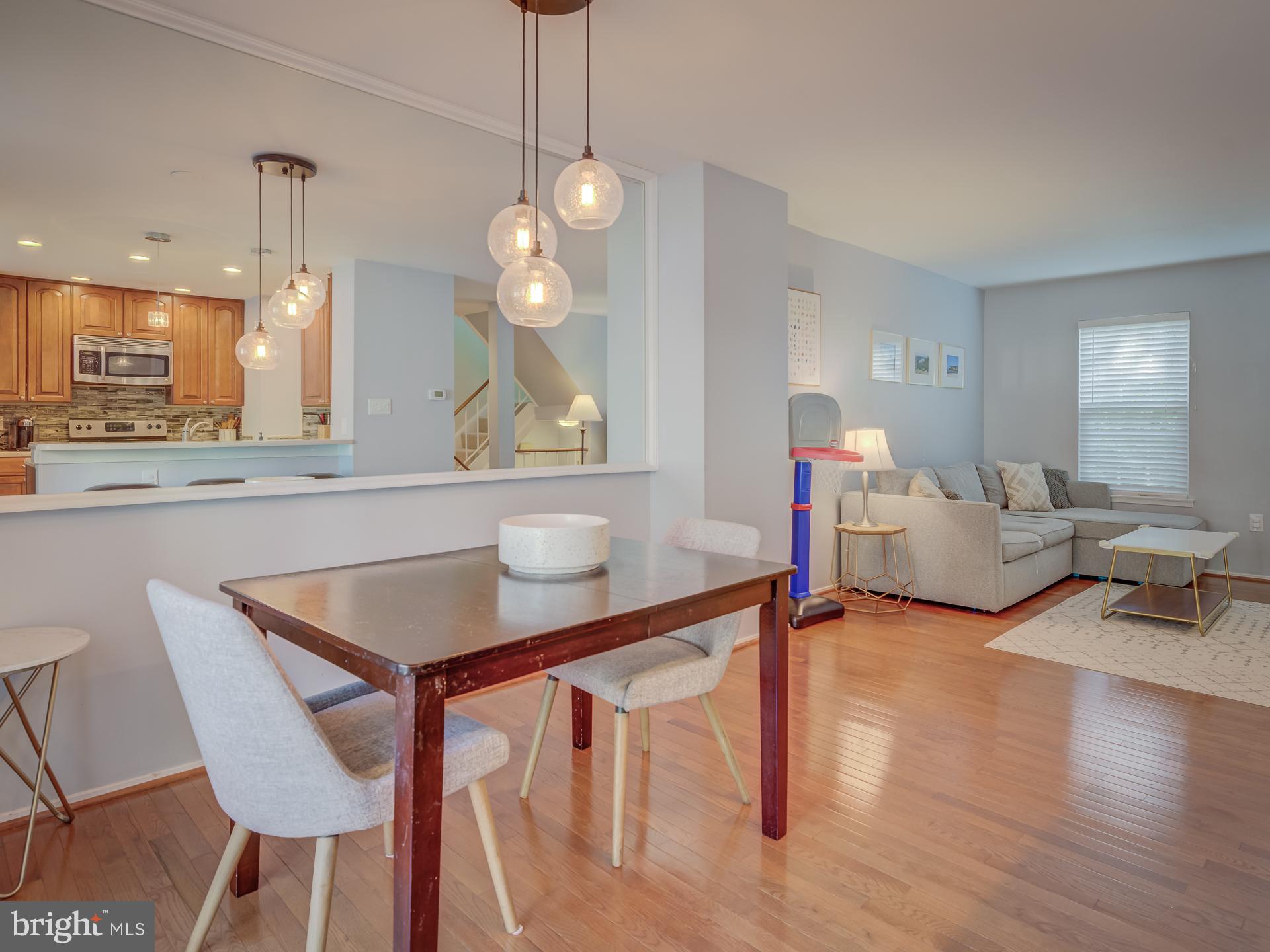 2400 RIDGEHAMPTON CT