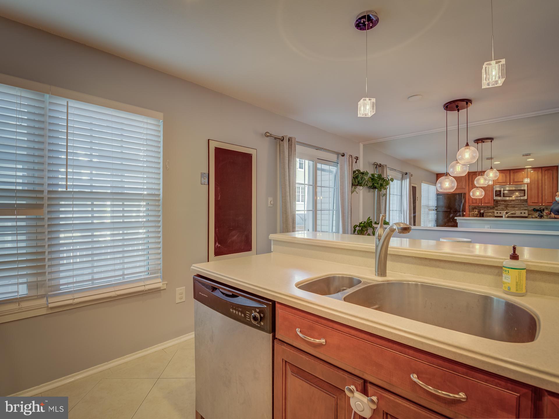 2400 RIDGEHAMPTON CT