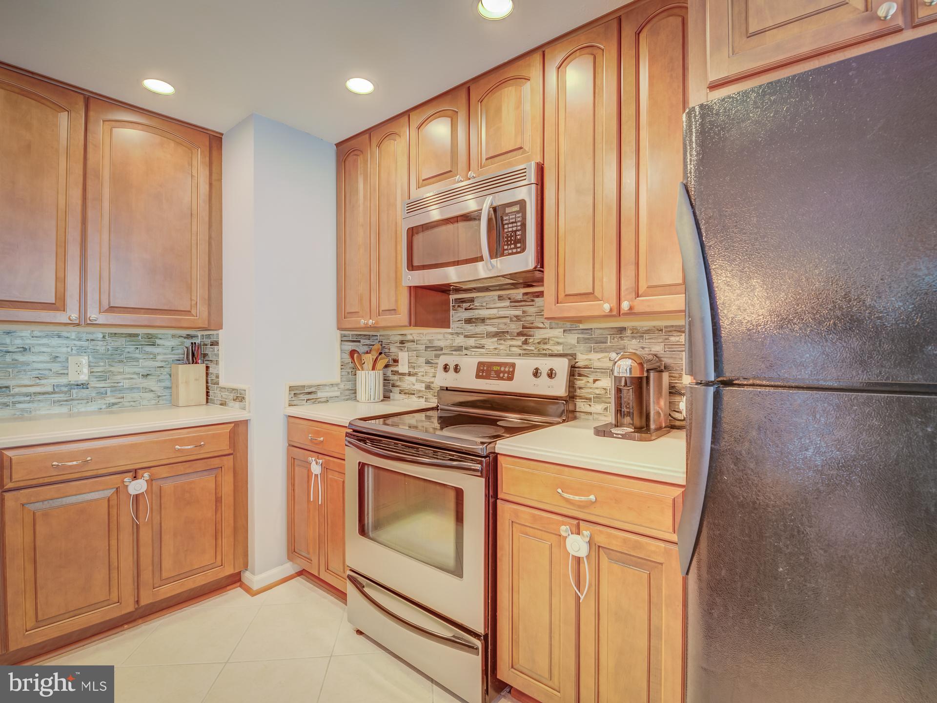 2400 RIDGEHAMPTON CT