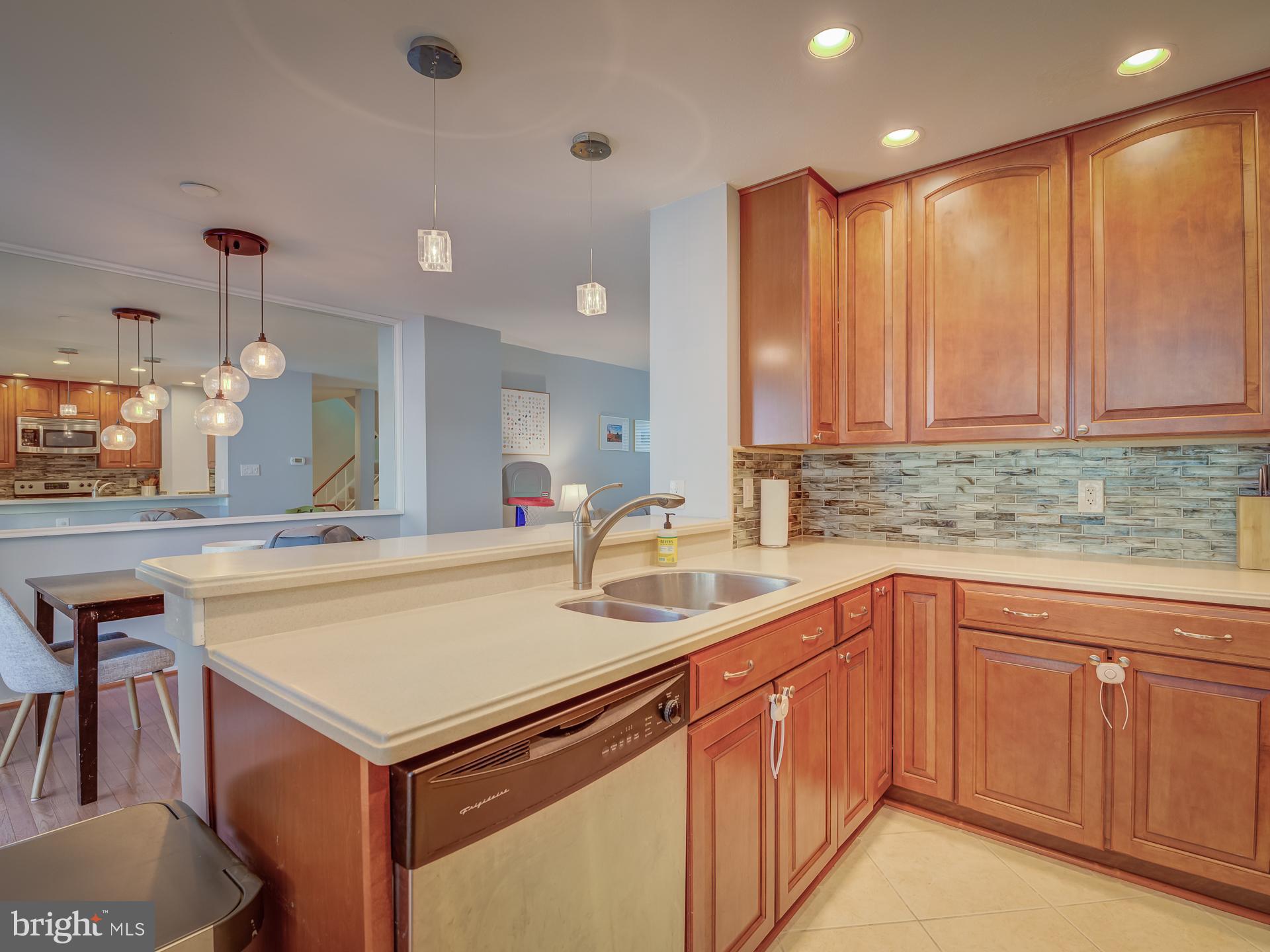 2400 RIDGEHAMPTON CT