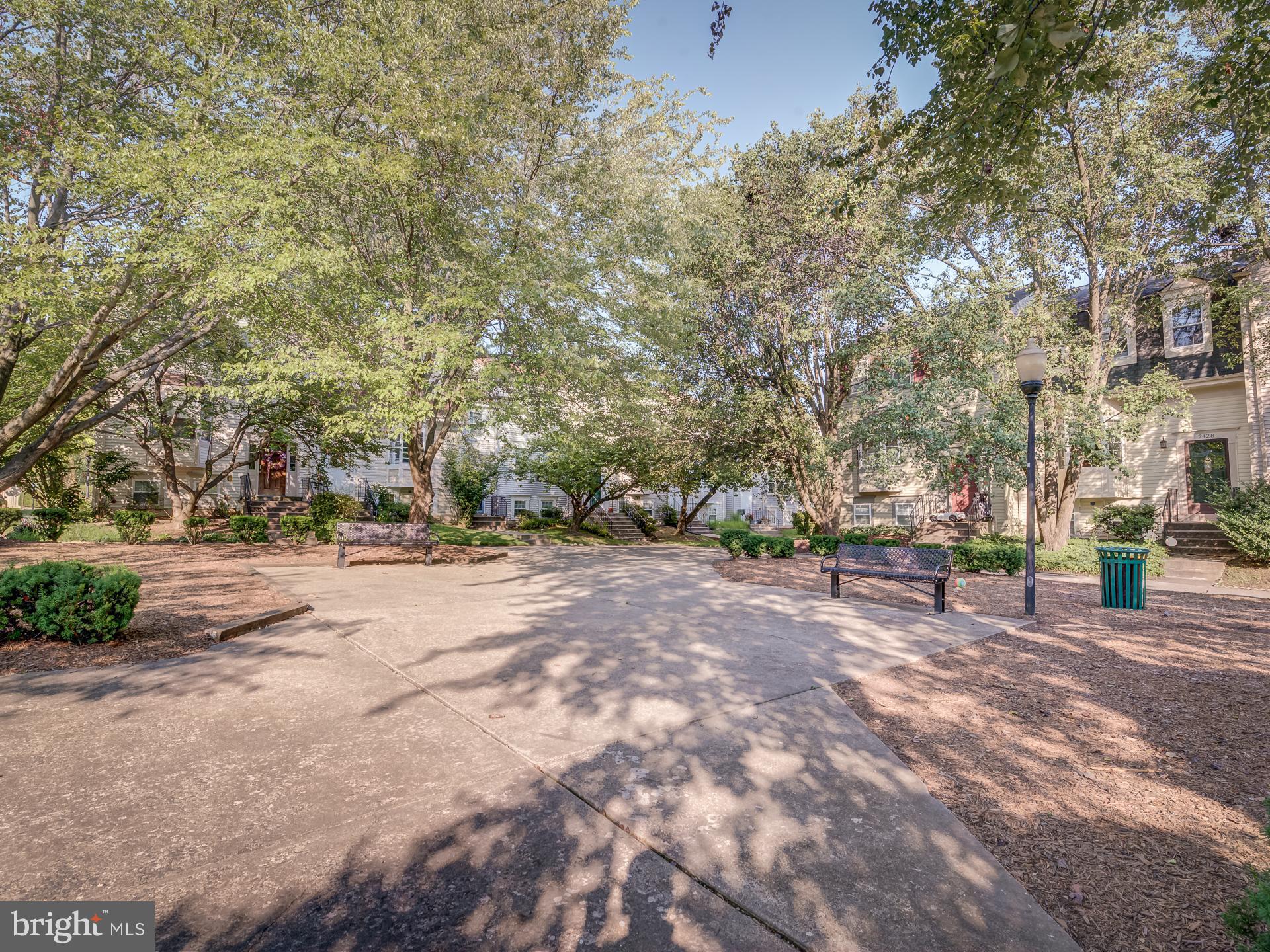 2400 RIDGEHAMPTON CT