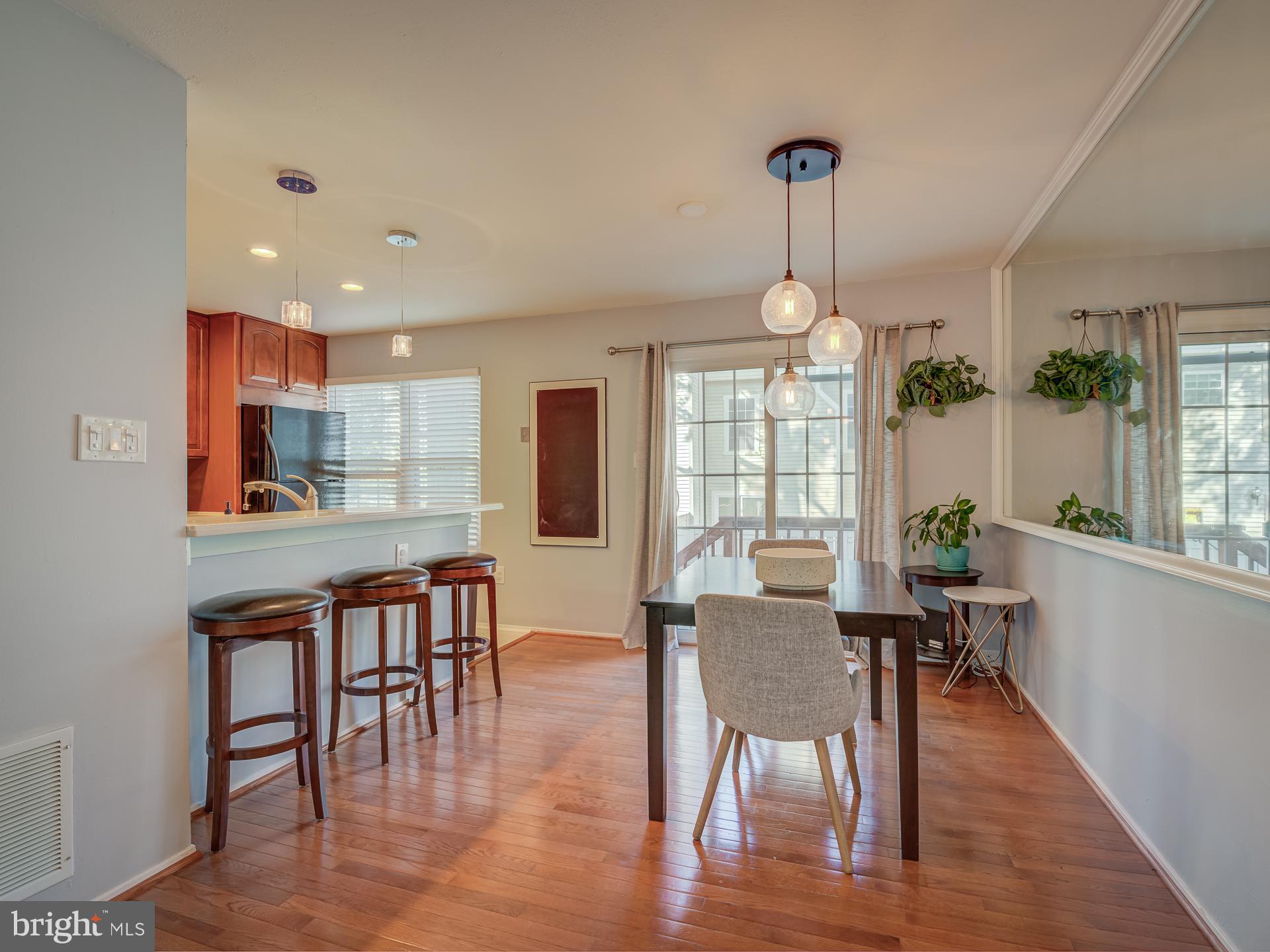 2400 RIDGEHAMPTON CT