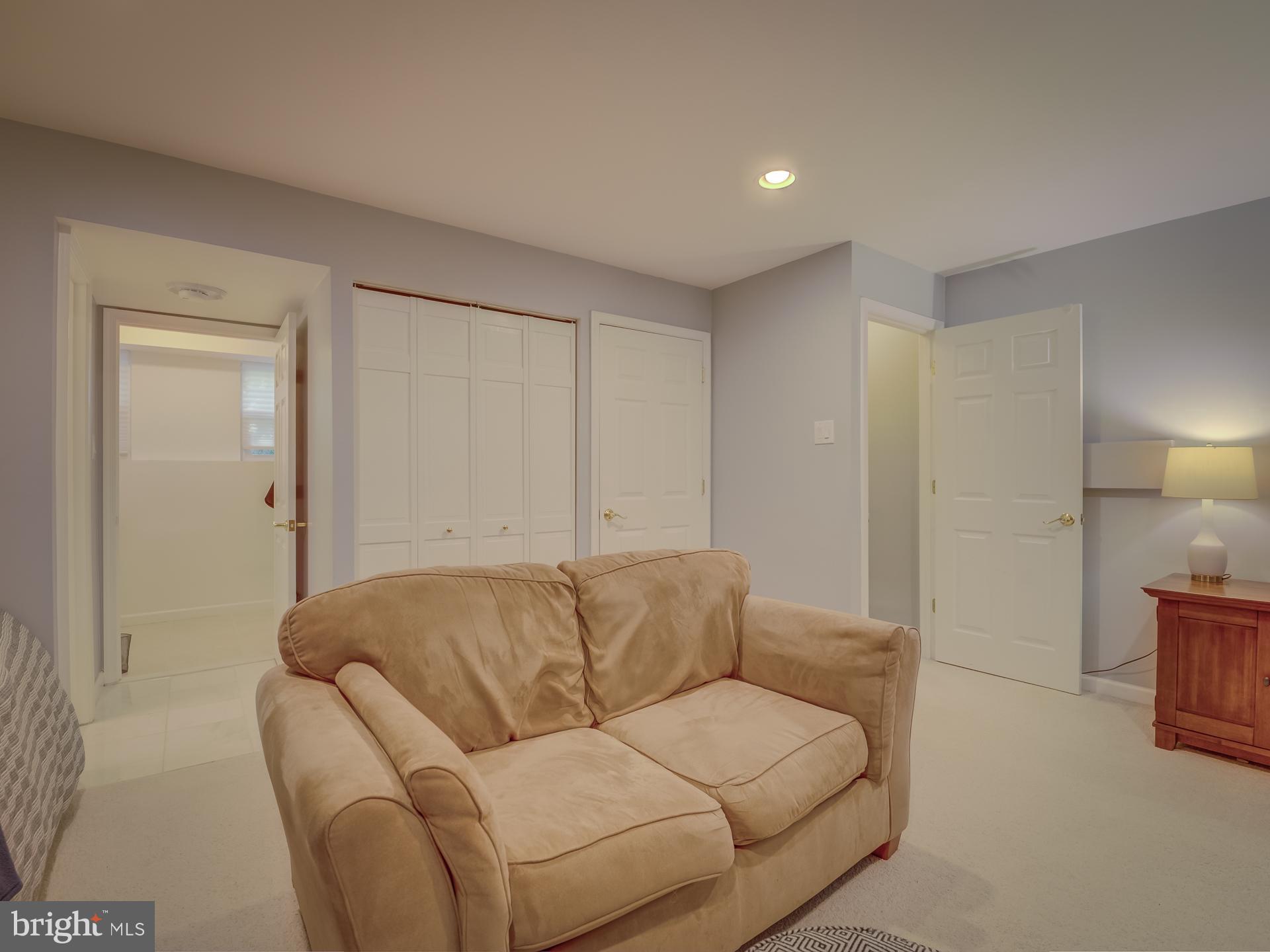 2400 RIDGEHAMPTON CT
