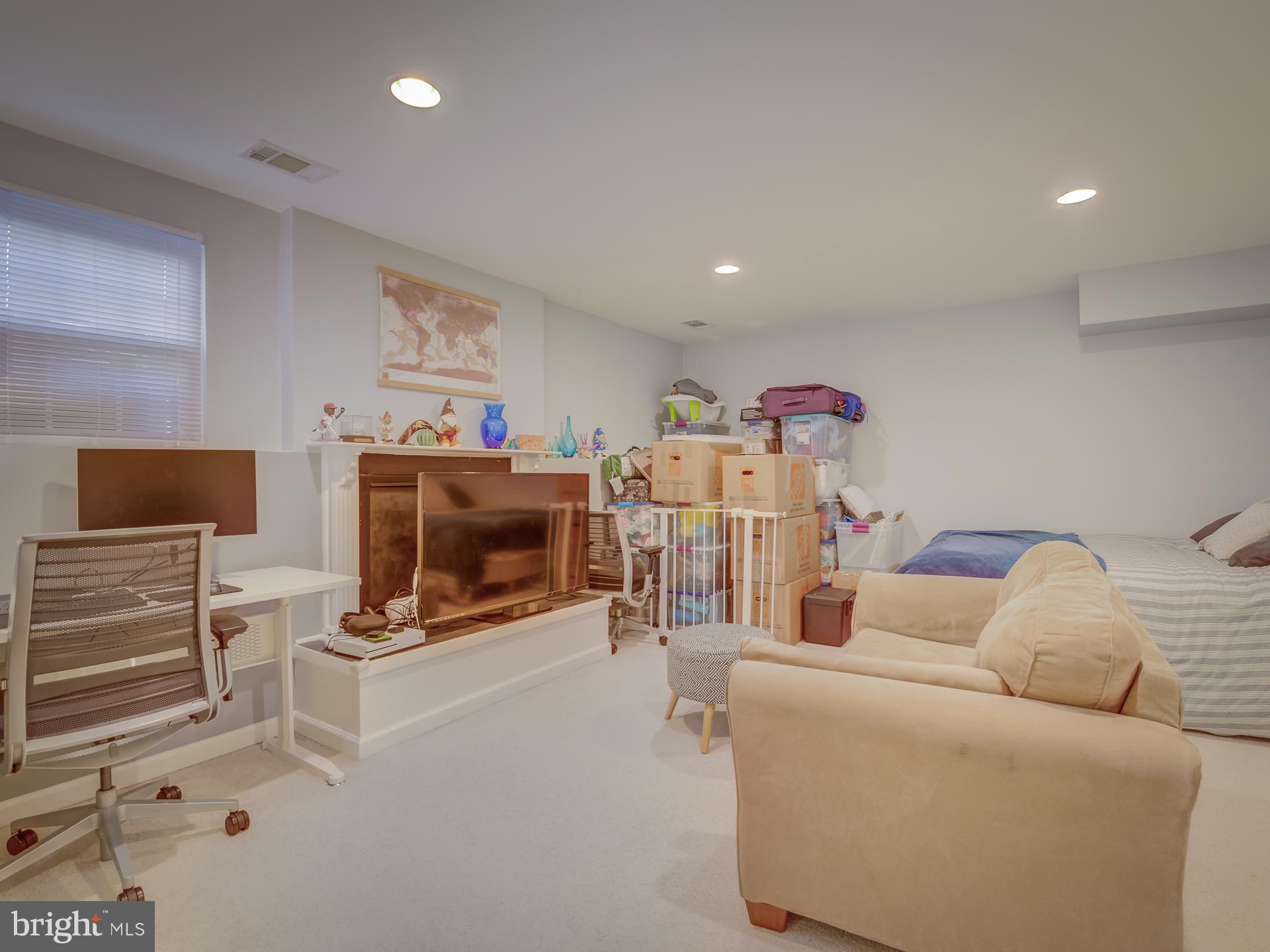 2400 RIDGEHAMPTON CT