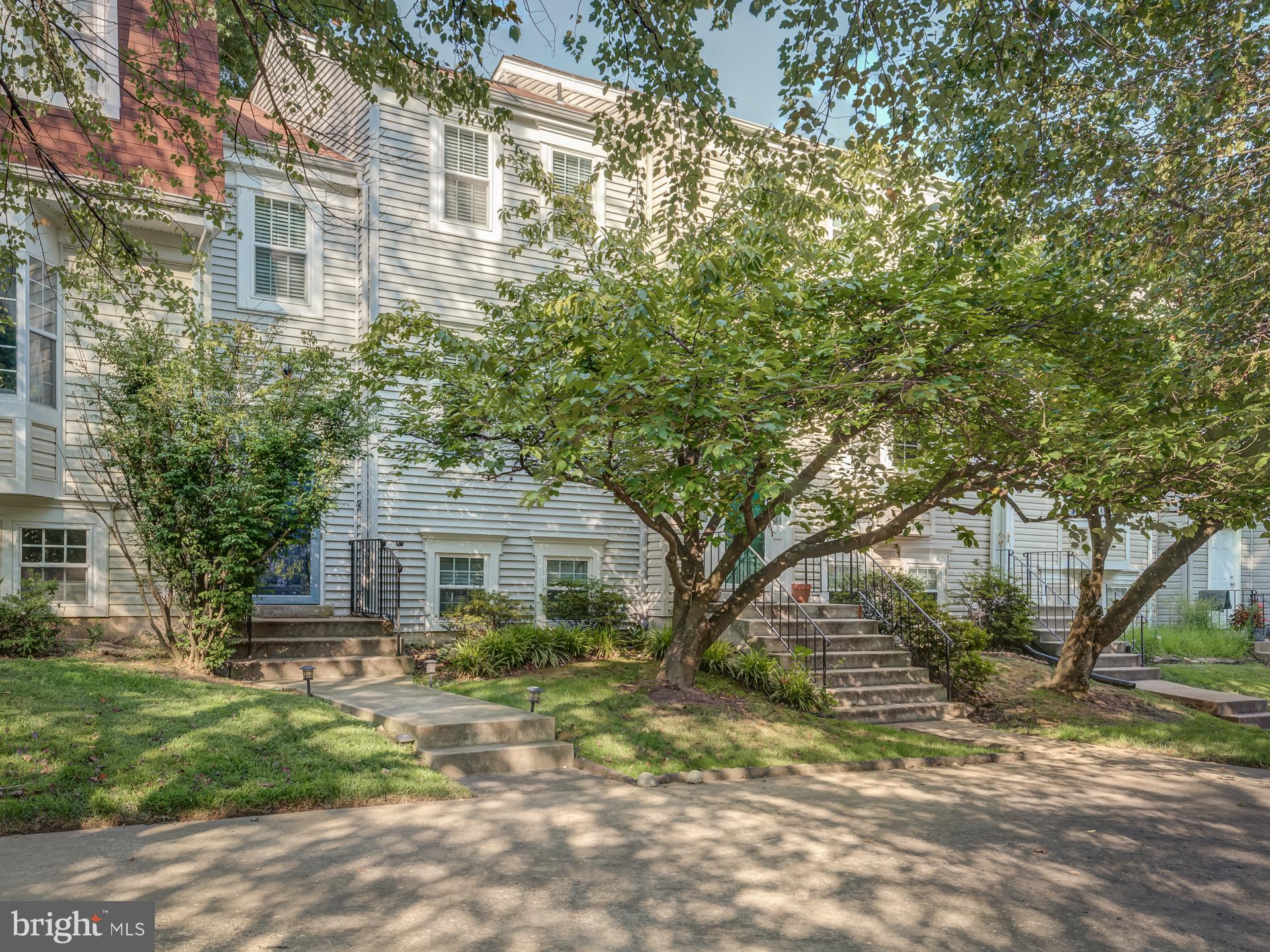 2400 RIDGEHAMPTON CT