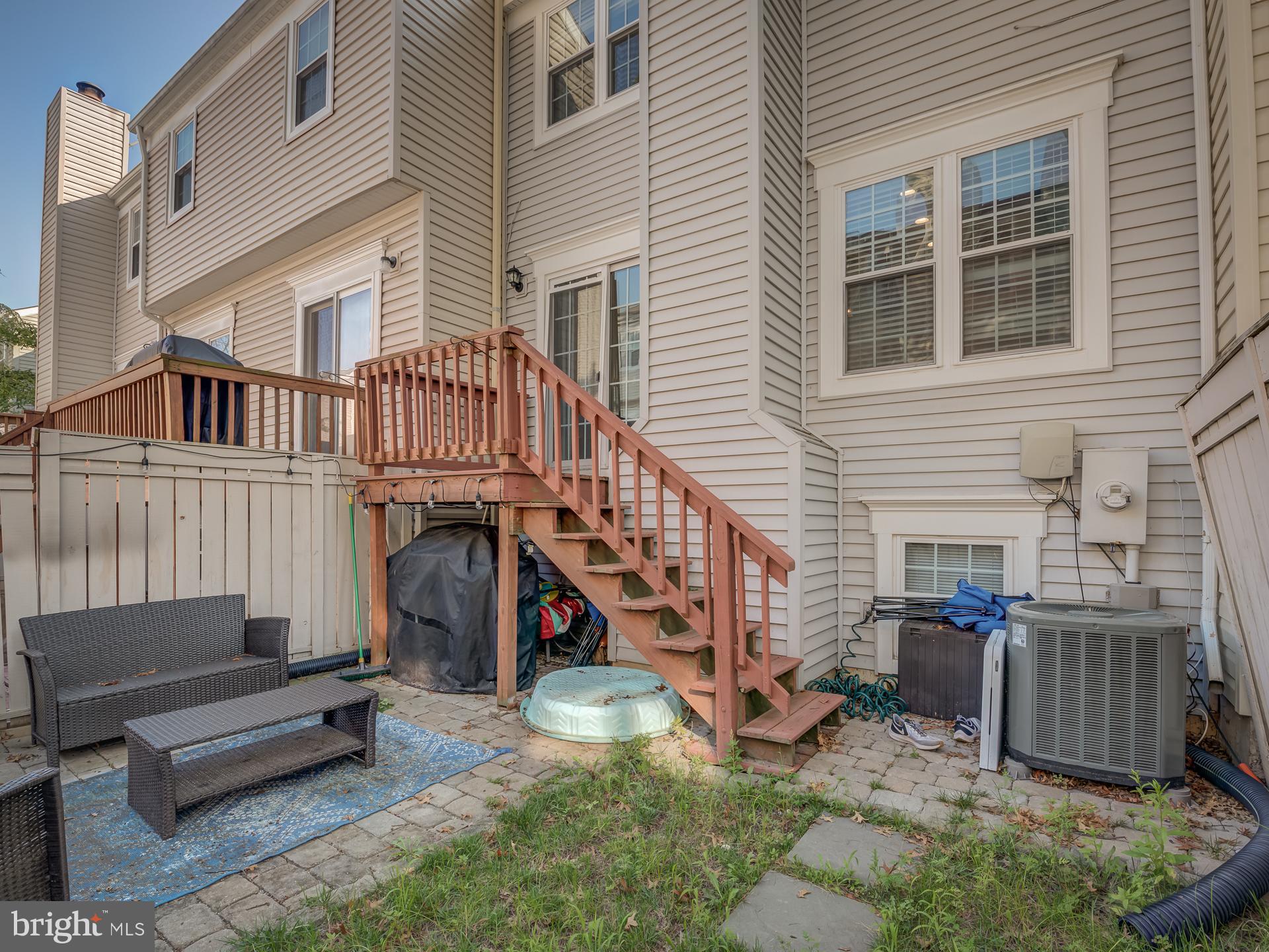 2400 RIDGEHAMPTON CT