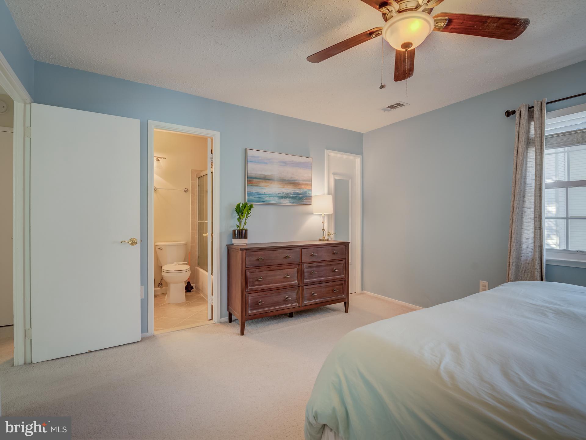 2400 RIDGEHAMPTON CT